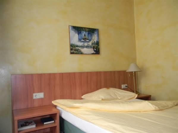 Trip Inn Hotel Blankenburg Karlsruhe Kültér fotó