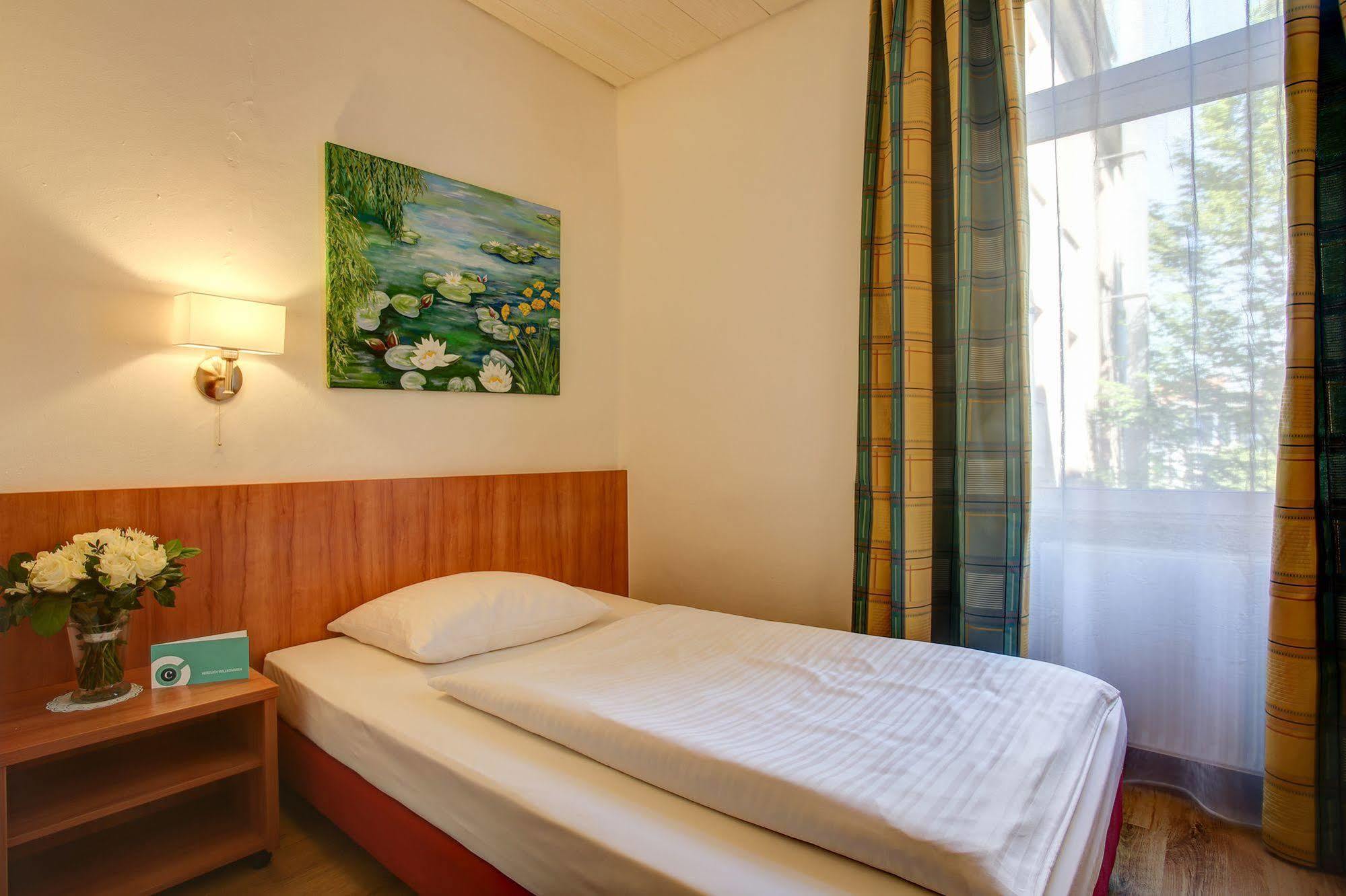 Trip Inn Hotel Blankenburg Karlsruhe Kültér fotó